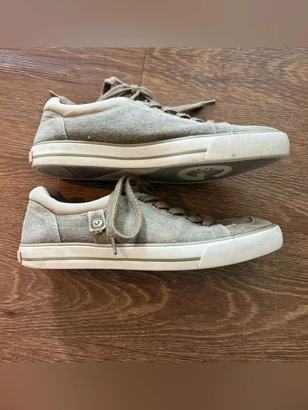 Guess- Casual Women's Canvas Sneakers in Olive Brown - Comfort Lace-Up Size 8.5